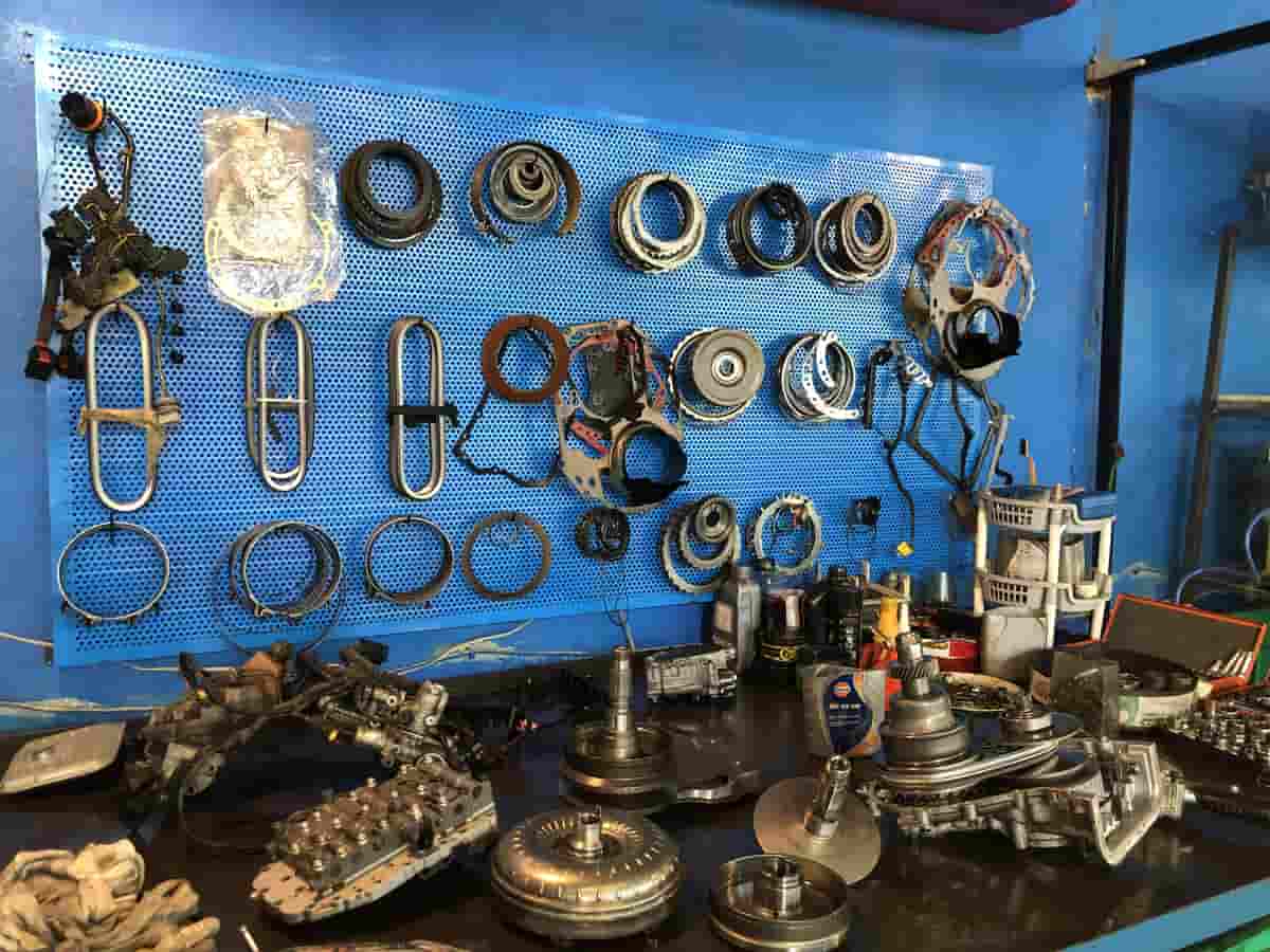 بررسی وضعیت گیربکس با تغییر دندههای دستی (Tiptronic)